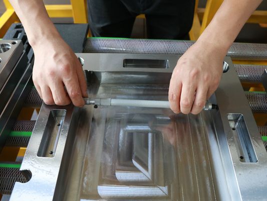 Obróbka CNC Podstawa formy wtryskowej 0,1 mm Tolerancja grubości płyty